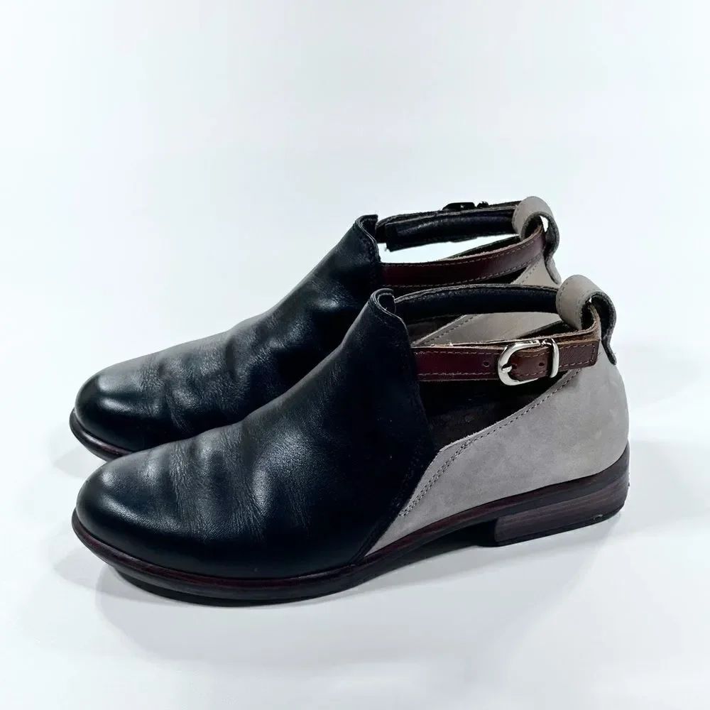 NOAT kamsin black and tan low heel bootie 37